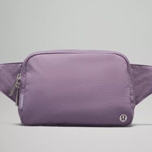 Lululemon Everywhere Belt Bag Large 2L in purple